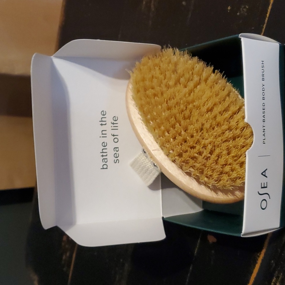 Osea body brush